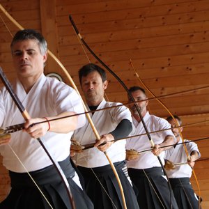 Pratique du Kyûdô (tir à l'arc traditionnel japonais)