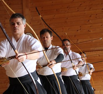 Photo Pratique du Kyûdô (tir à l'arc traditionnel japonais)
