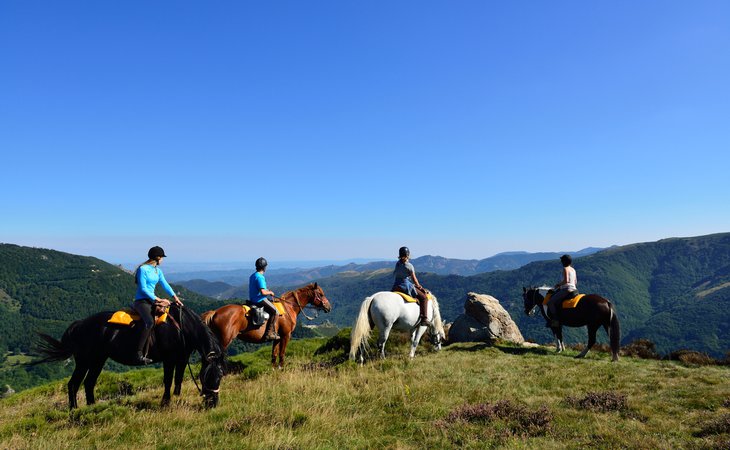 Photo Itinérance équestre dans le Parc Naturel des Monts d'Ardèche