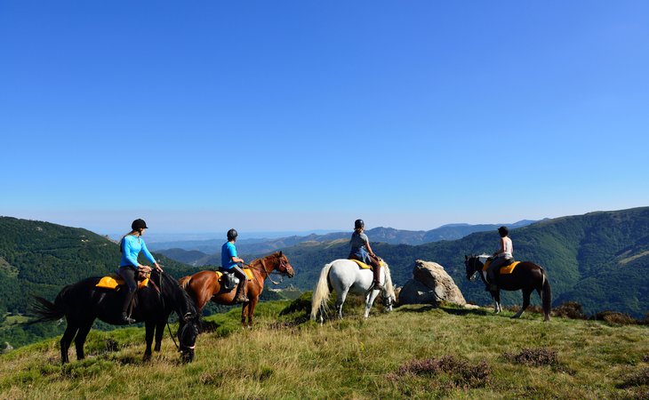 Photo Horse-riding trail in the Monts d'Ardèche Nature Park