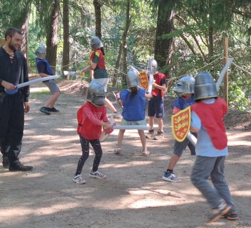 Photo Atelier "Epées et petits chevaliers"