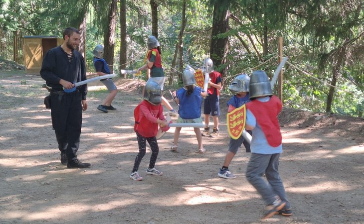 Photo Atelier "Epées et petits chevaliers"