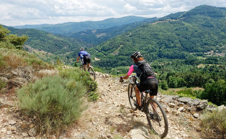 Photo Le Seigneur de Rochebonne -VTT FFC N°32 Rouge