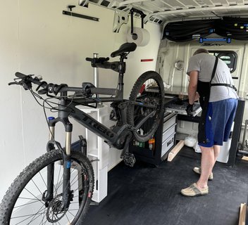 Cycl'aid: Itinerant bike repairer