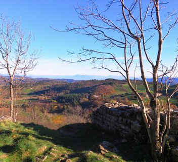 Chalencon - Chemin des crêtes et des châteaux