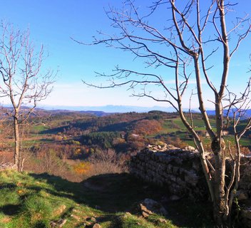 Chalencon - Chemin des crêtes et des châteaux