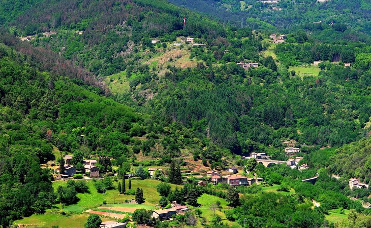 Photo Saint-Maurice-en-Chalencon - Les corniches de l'Eyrieux