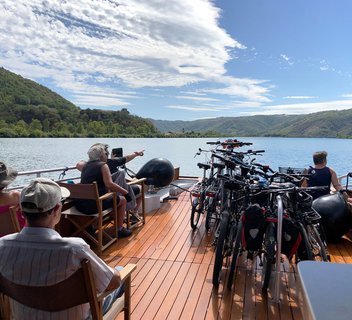 The “Bleu-Vert-Vapeur” loop on the Dolce Via with boat and steam train from Lamastre - La Compagnie des Canotiers