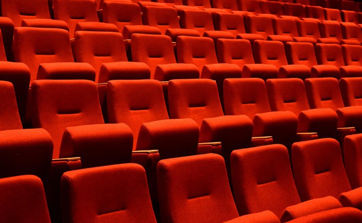 Photo Cinéma - "Elle entend pas la moto"