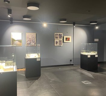 Photo Exposition de bijoux contemporains "Mémoires des formes"