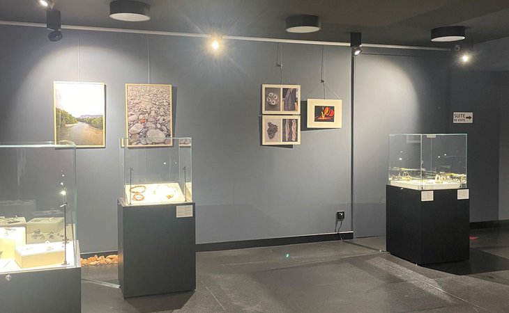 Photo Exposition de bijoux contemporains "Mémoires des formes"
