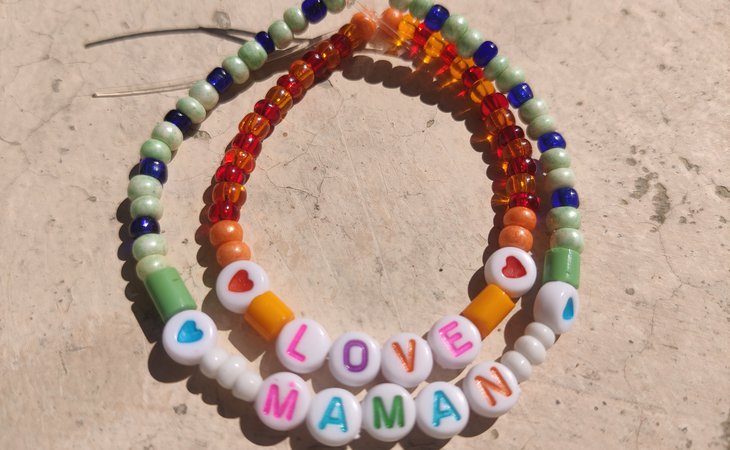 Photo Animation enfant "bracelet perles"