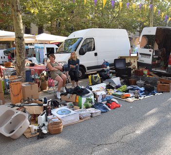 Photo Brocante "vide-greniers de l'été"