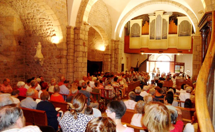 Photo Festival "L'été musical de Chalencon" - Concert "Comme c'est curieux" de l'ensemble musical "Alcina"