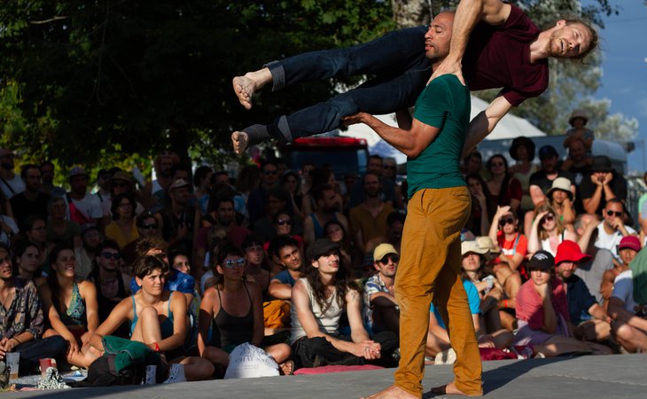 Photo Spectacle "Ex-Change" du collectif Nakama (duo danse/cirque)