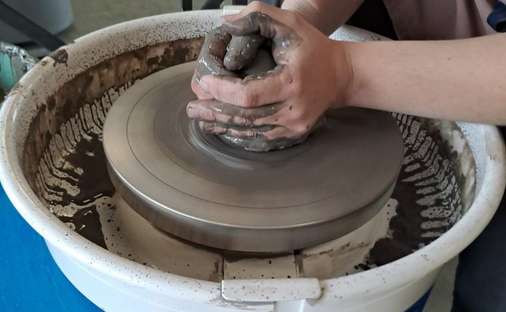 Photo Atelier "Poterie : découverte du tour" à partir de 14 ans | durée 2h30
