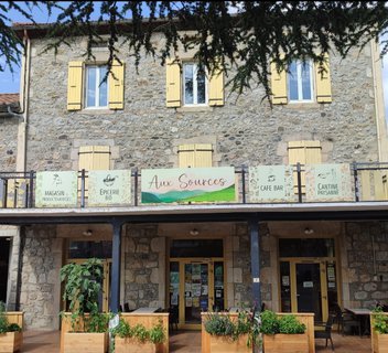 Boutique Aux Sources : magasin de producteurs et épicerie bio associative