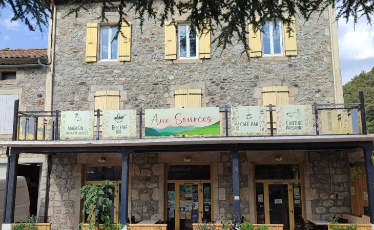Photo Boutique Aux Sources : magasin de producteurs et épicerie bio associative