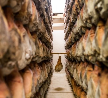 Photo Visite des séchoirs saucissons et jambons Teyssier : Les échappées estivales