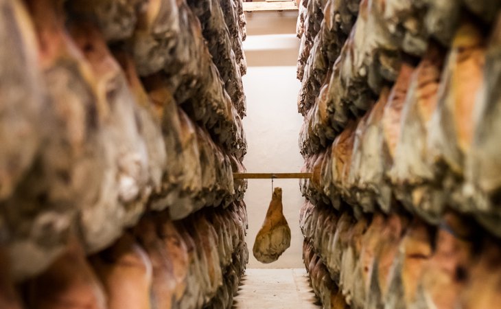 Photo Visite des séchoirs saucissons et jambons Teyssier : Les échappées estivales