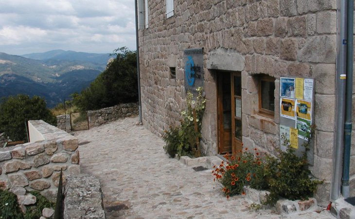 Photo "Coeur d'Ardèche" Tourist Office - Information desk in Chalencon