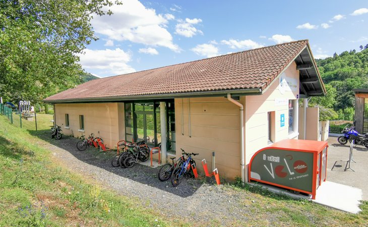 Photo Borne de recharge VAE - Base aquatique Eyrium
