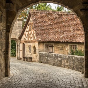 Conférence "Passer la frontière. Routes et circulations en Vivarais au Moyen Age""