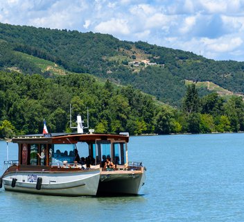 Mit dem Fahrrad, Boot, Dampfzug - Wanderung durch die Täler der Rhône und des Eyrieux