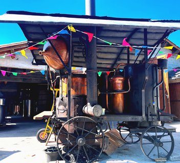 Photo De Ferme en Ferme ® : visite de la distillerie Les Feux de Saint-Jean