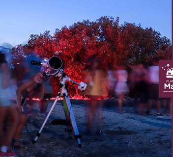 Photo Observation des étoiles aux télescopes